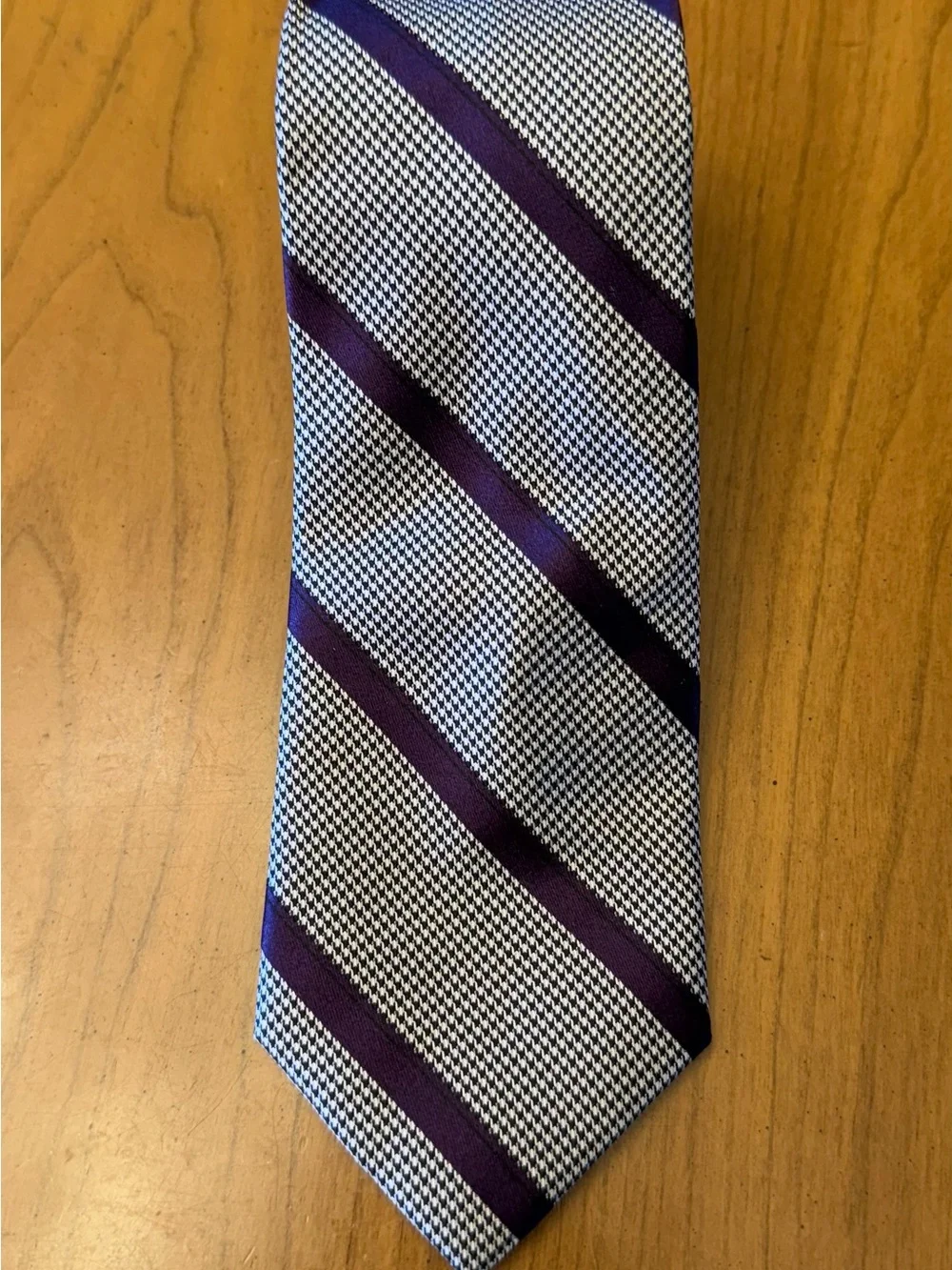 DKNY 100% Silk Plum Houndstooth Tie | Business Casual Academia Corporate Dapper